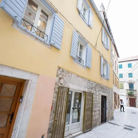 Lägenhet Luxury Lilly 1 *