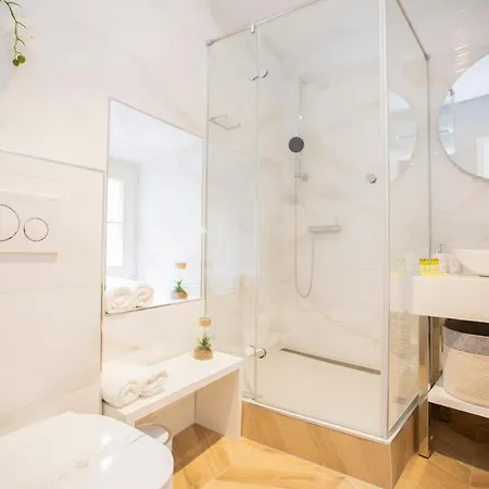 Luxury Lilly 1 斯普利特